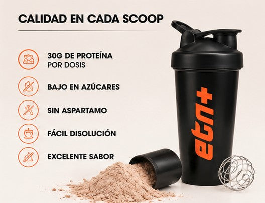 Batido de proteína whey ETN+ servido en shaker para completar la ingesta diaria de proteínas